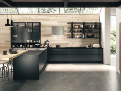 Cucina Moderna con penisola in vetro Grigio fumé con mensole laccate opaco Nero di Aran